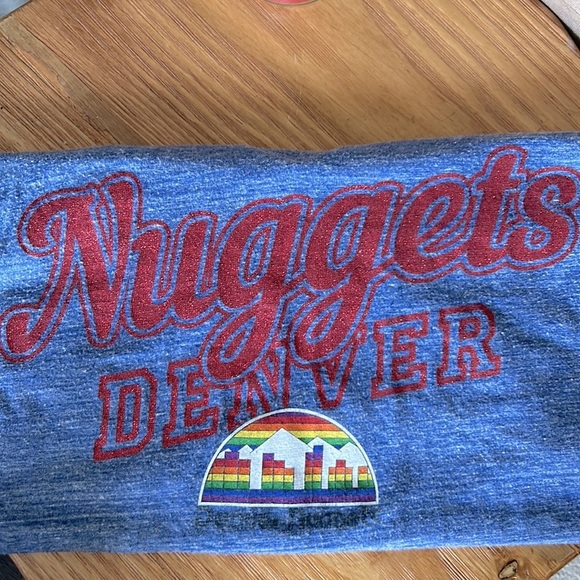 NUGGETS woman’s S v-neck - Picture 5 of 5